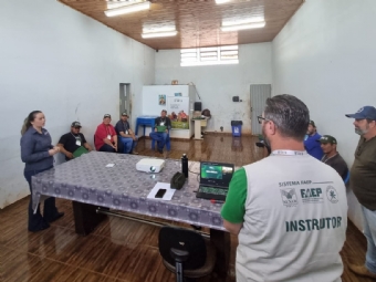 Campina da Lagoa inicia curso de motoniveladora com servidores e comunidade em a��o de qualifica��o profissional