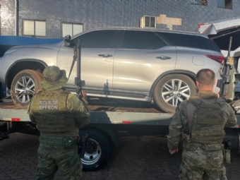 Perseguio impressionante de mais de 40 Km termina com Hilux e drogas apreendidas