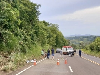 Jovem de 19 anos morre aps motocicleta atingir barranco na PR-484, em Quedas do Iguau