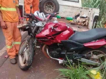 Jovem de 19 anos morre ap�s moto atingir caminhonete na PR-495, em Pato Bragado